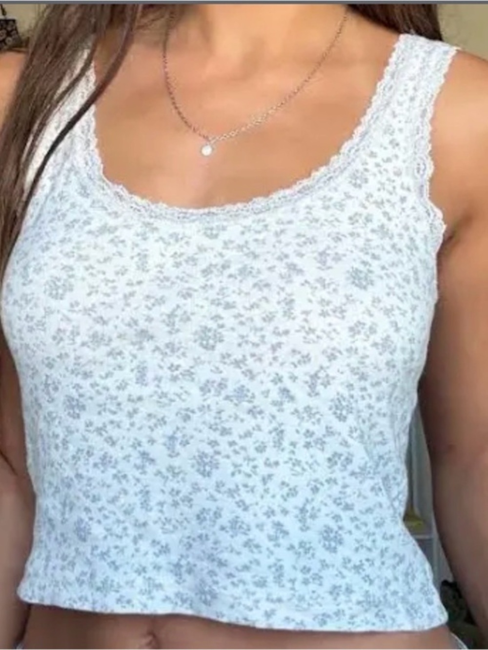 Brandy Melville Lace-Trim White Floral Tank Top size Medium